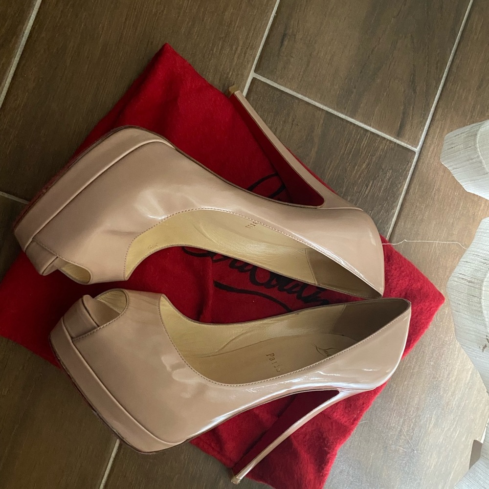 Christian louboutin peep toe***SOLD